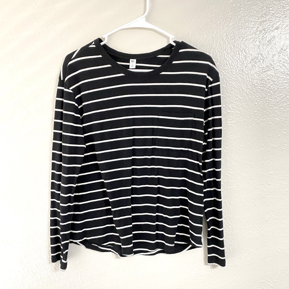 🖤 Black & white striped long shirt